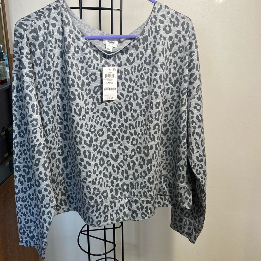 Ladies Leopard top